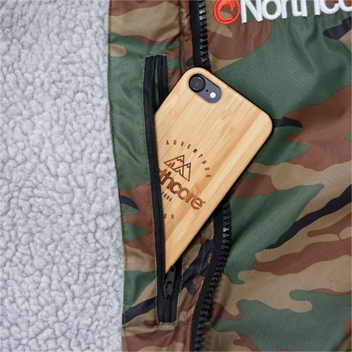 Northcore Beach Basha Sport Long Sleeve Changing Robe / Poncho - Image 7