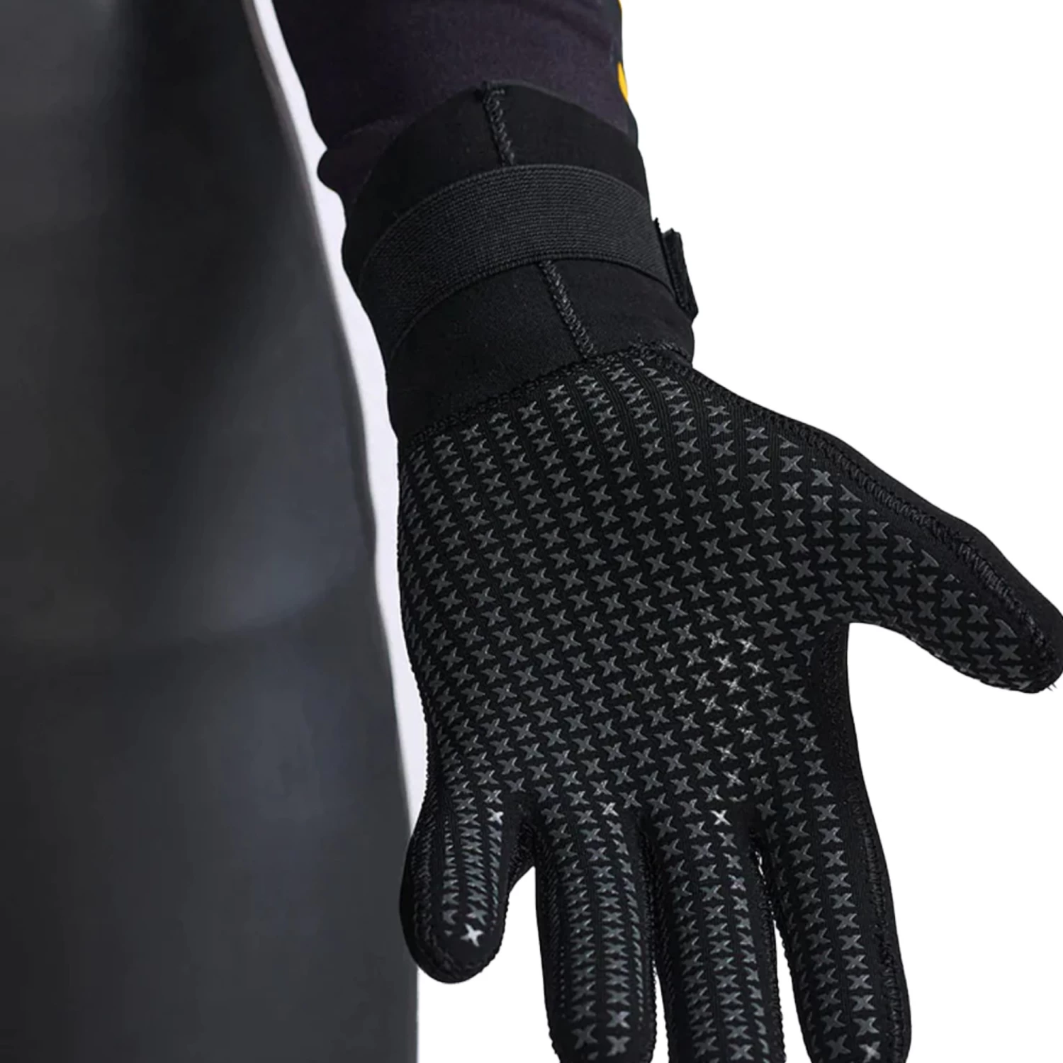 2XU Propel Neoprene Gloves - Image 2