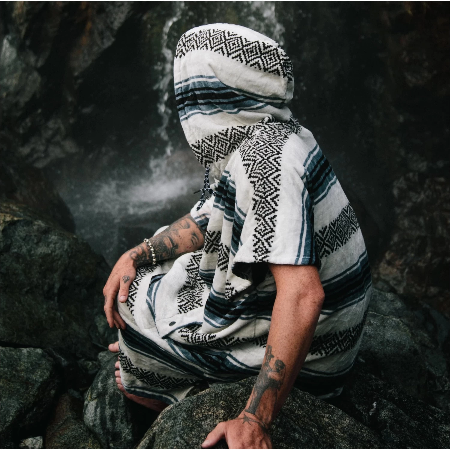 Slowtide Oso Hooded Towel Change Robe / Poncho - Image 8