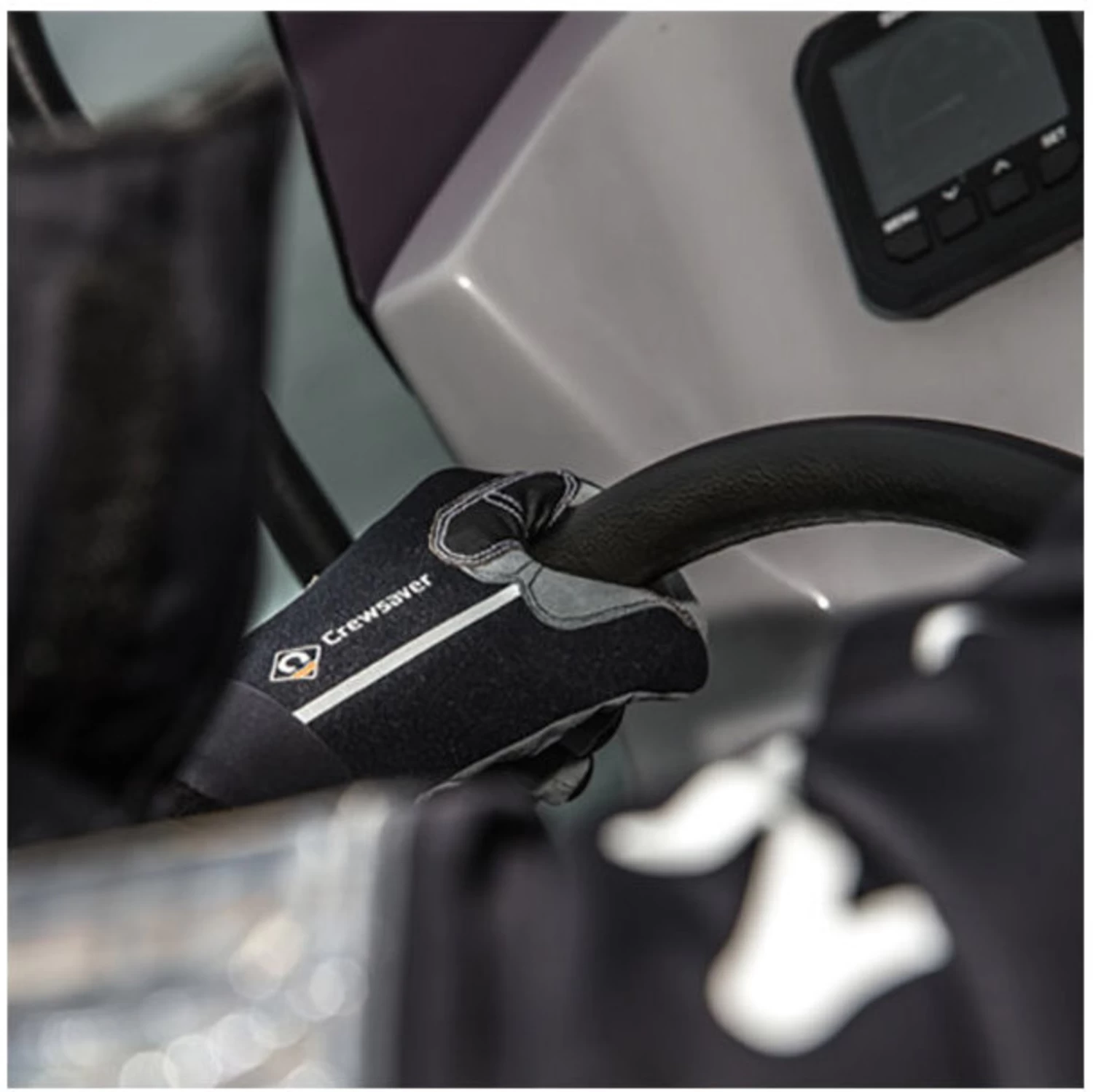 Crewsaver 3mm Tri-Season Gloves - Image 3